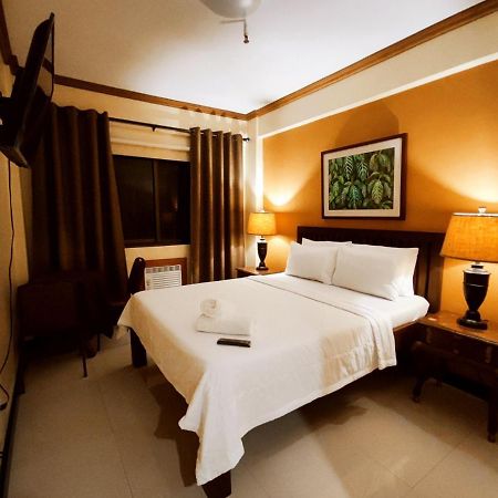 Spring Plaza Hotel Dasmarinas Esterno foto