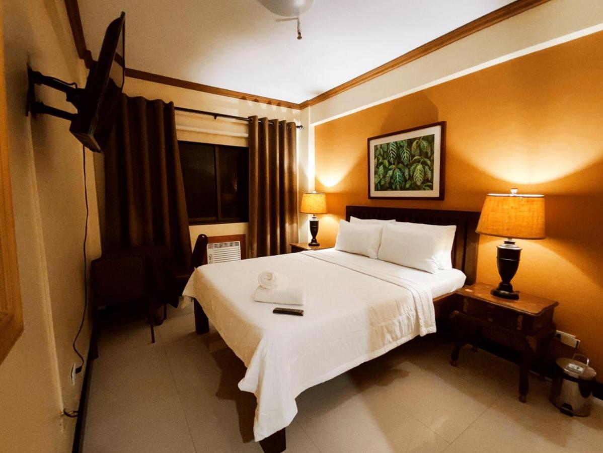 Spring Plaza Hotel Dasmarinas Esterno foto