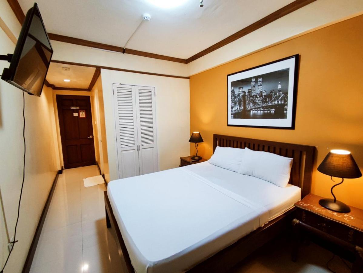 Spring Plaza Hotel Dasmarinas Esterno foto