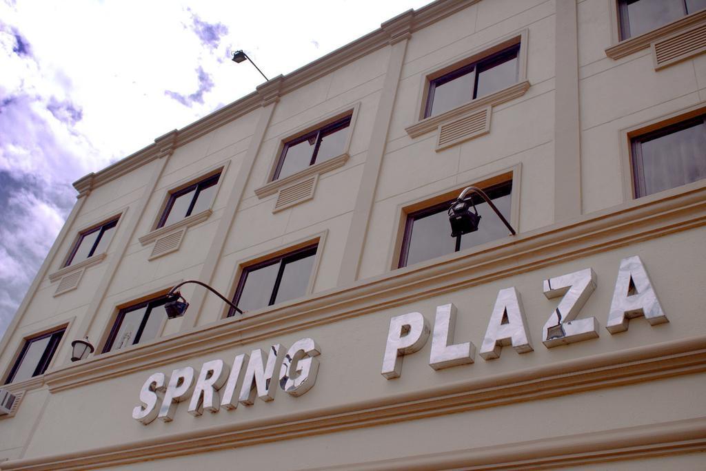Spring Plaza Hotel Dasmarinas Esterno foto