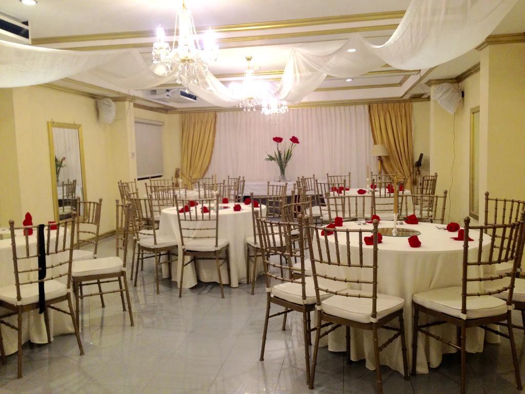 Spring Plaza Hotel Dasmarinas Esterno foto