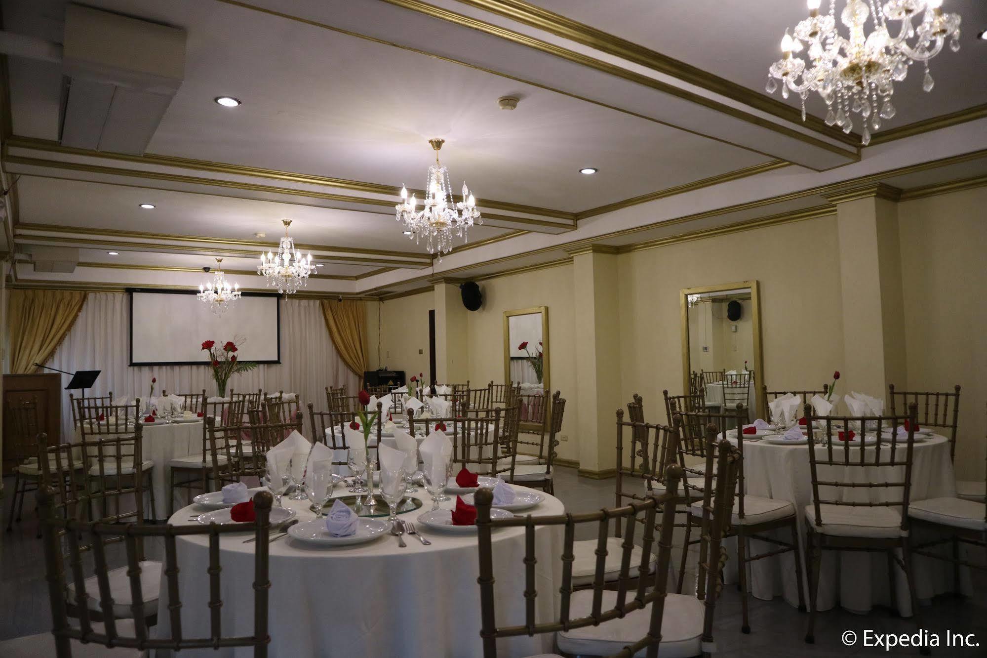 Spring Plaza Hotel Dasmarinas Esterno foto
